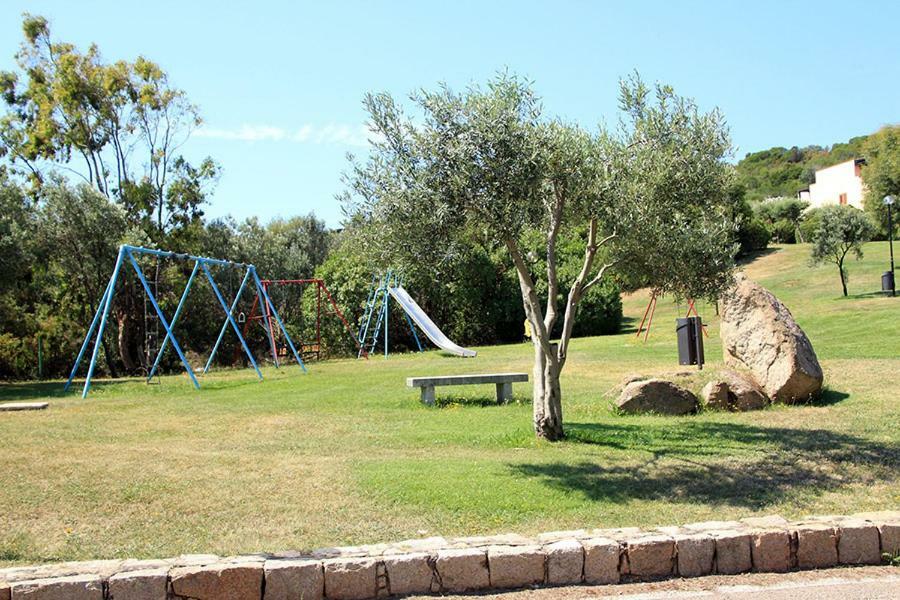 La Mitica 99 del Portolaconia Residence Cannigione Exterior foto